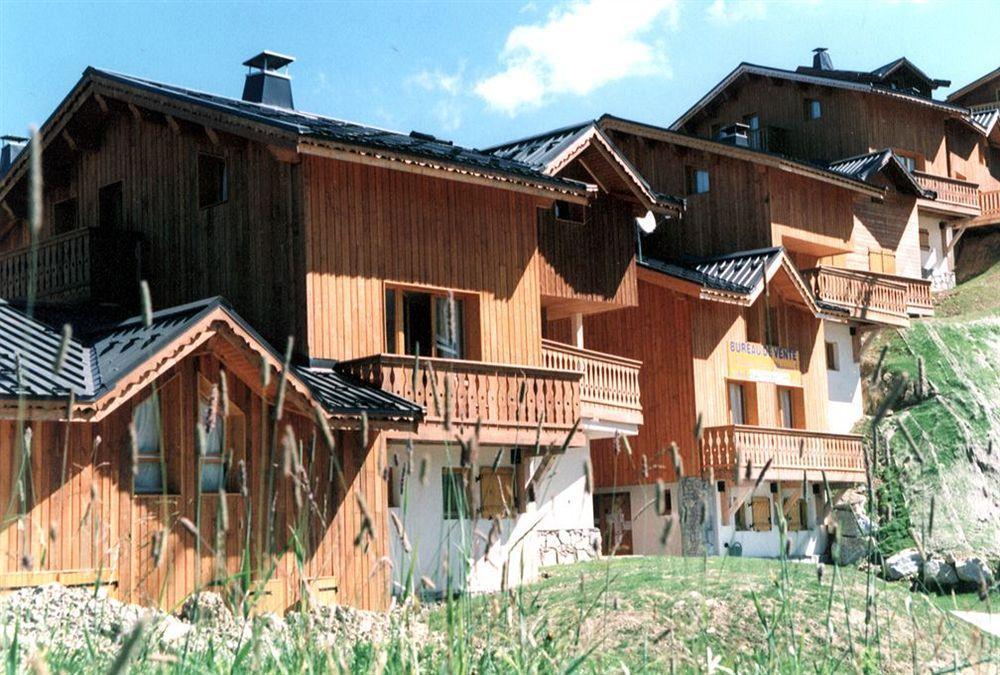 Madame Vacances Les Chalets Du Praz ラ・プラーニュ エクステリア 写真