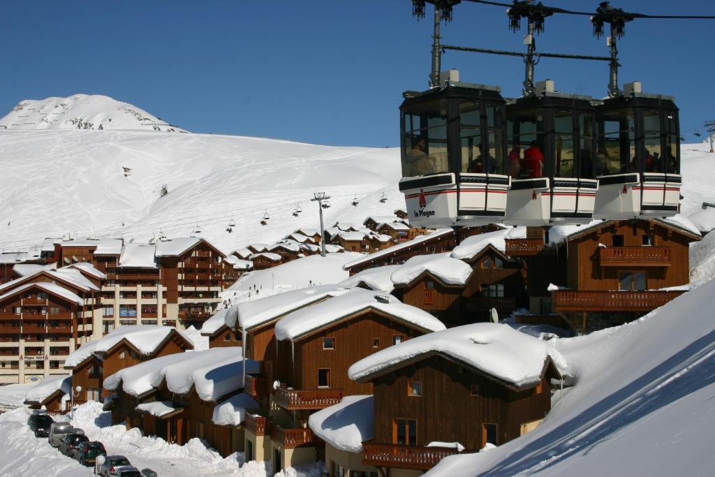 Madame Vacances Les Chalets Du Praz ラ・プラーニュ エクステリア 写真